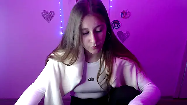 Snapshot of Milka_kamila chatting on September 23, 2025, 11:17 am Milka kamila online show from September 23, 2025, 11:17 am