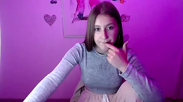 Snapshot of Milka_kamila chatting on September 28, 2025, 12:12 pm Milka kamila online show from September 28, 2025, 12:12 pm