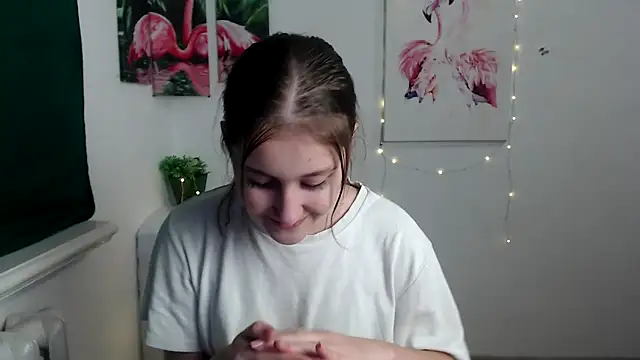 Snapshot of Milka_kamila chatting on October 9, 2025, 1:00 pm Milka kamila online show from October 9, 2025, 1:00 pm