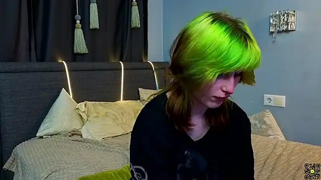 Snapshot of KandraCruser chatting on October 13, 2025, 8:32 pm KandraCruser online show from October 13, 2025, 8:32 pm