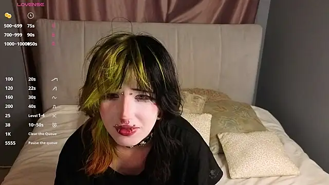 Snapshot of KandraCruser chatting on October 30, 2025, 8:06 pm KandraCruser online show from October 30, 2025, 8:06 pm