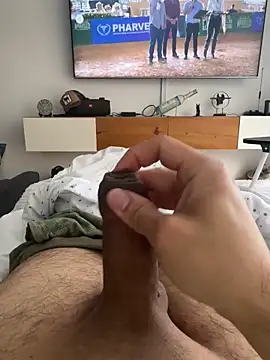 andres52720 online show from February 26, 2026, 8:20 pm