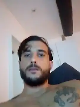 Snapshot of BogossFrench chatting on October 9, 2025, 10:54 pm BogossFrench online show from October 9, 2025, 10:54 pm