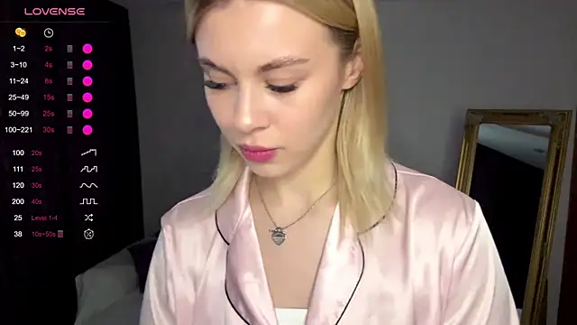 Lil Elisa online show from October 15, 2025, 9:39 am