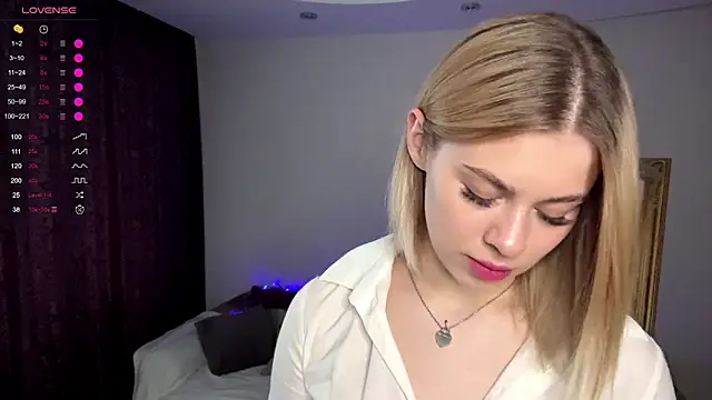 Lil Elisa online show from October 17, 2025, 7:11 am