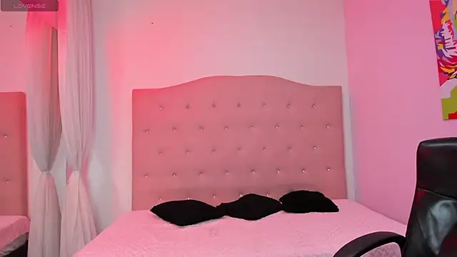 kiityvall19 online show from October 22, 2025, 8:19 pm