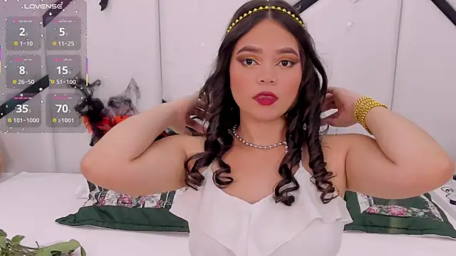 Snapshot of AlanaCusack chatting on October 19, 2025, 12:41 pm AlanaCusack online show from October 19, 2025, 12:41 pm