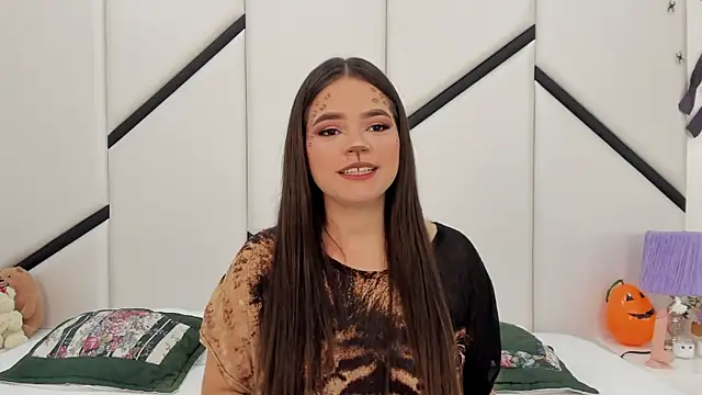 Snapshot of AlanaCusack chatting on October 23, 2025, 11:53 am AlanaCusack online show from October 23, 2025, 11:53 am