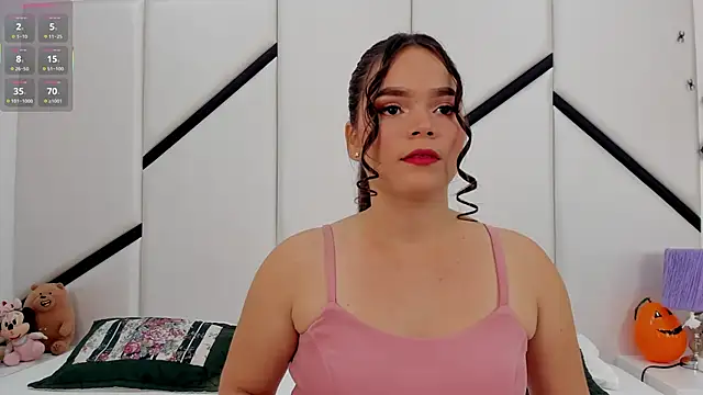 Snapshot of AlanaCusack chatting on October 25, 2025, 11:42 am AlanaCusack online show from October 25, 2025, 11:42 am