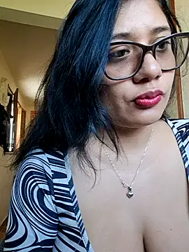 Snapshot of Monse--145 chatting on September 23, 2025, 12:23 pm Monse--145 online show from September 23, 2025, 12:23 pm