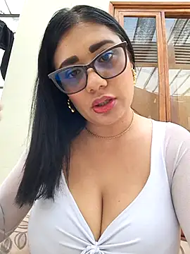 Snapshot of Monse--145 chatting on October 1, 2025, 2:10 pm Monse--145 online show from October 1, 2025, 2:10 pm