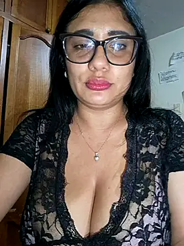 Snapshot of Monse--145 chatting on October 1, 2025, 1:22 am Monse--145 online show from October 1, 2025, 1:22 am