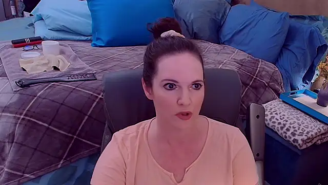 ninajaymes online show from October 12, 2025, 12:01 am