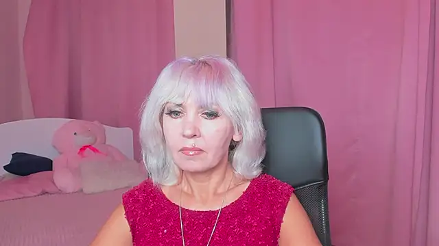 MissVall online show from September 19, 2025, 4:22 pm