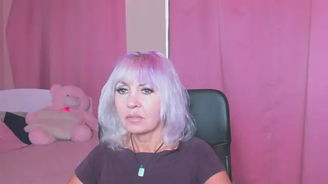MissVall online show from September 10, 2025, 3:11 pm