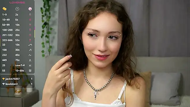 ZeniaBolich online show from October 8, 2025, 10:21 pm