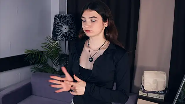 CoraleeTindel online show from September 8, 2025, 4:17 pm
