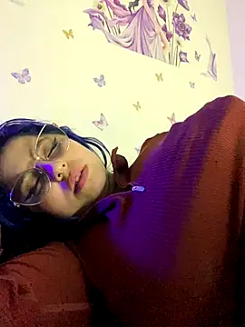 honeyviviss online show from September 11, 2025, 1:05 am