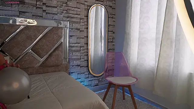 violetta maki online show from October 27, 2025, 12:50 pm