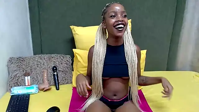 Snapshot of Littlebunny33 chatting on October 23, 2025, 7:12 pm Littlebunny33 online show from October 23, 2025, 7:12 pm