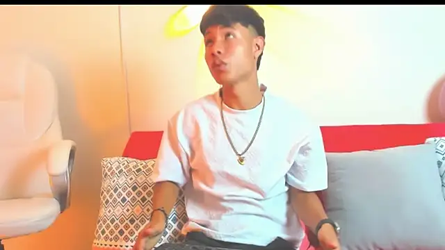 MaxWell98 online show from September 11, 2025, 1:22 pm