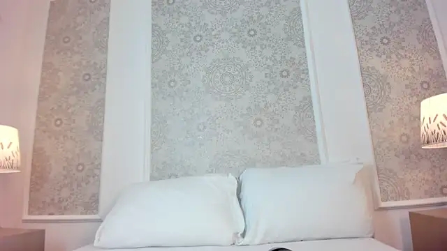 Snapshot of allie_bruce chatting on December 16, 2025, 10:47 pm allie bruce online show from December 16, 2025, 10:47 pm