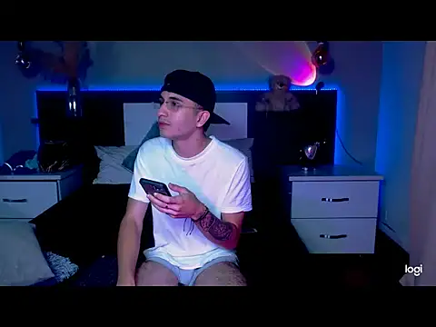 Snapshot of eriikjoness chatting on October 26, 2025, 4:24 am eriikjoness online show from October 26, 2025, 4:24 am