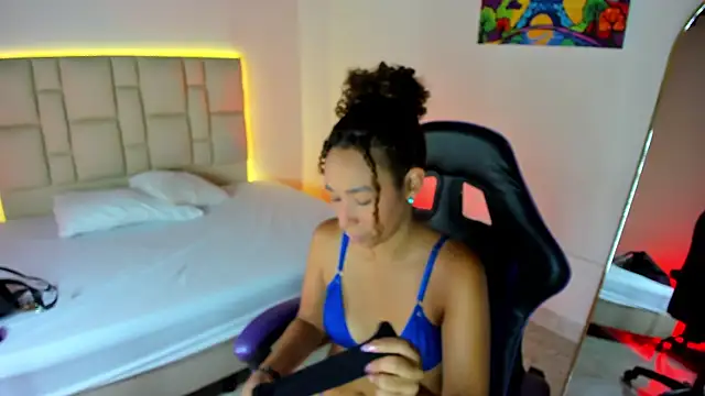 JennyLawrence online show from October 29, 2025, 7:57 pm