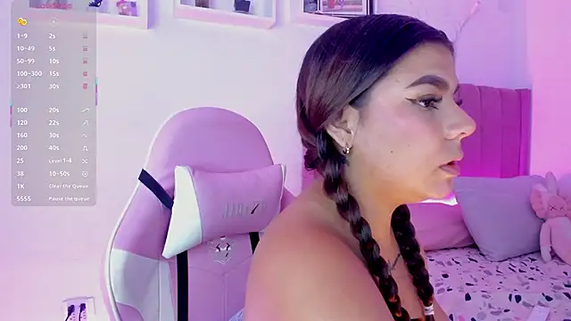 Snapshot of AliceThundeer chatting on September 24, 2025, 4:19 am AliceThundeer online show from September 24, 2025, 4:19 am