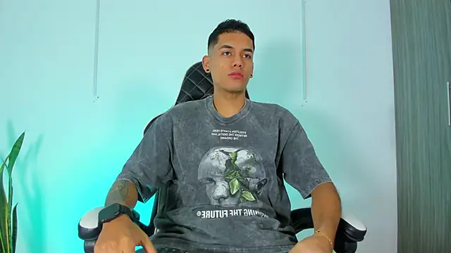 Nickyblazze  online show from October 15, 2025, 11:51 am