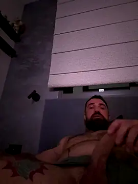 Snapshot of KstnSrg19 chatting on October 24, 2025, 3:16 am KstnSrg19 online show from October 24, 2025, 3:16 am