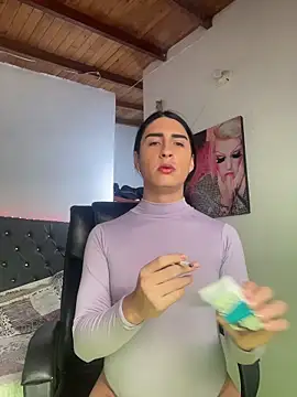 lola diez online show from November 20, 2025, 6:08 pm