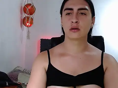 lola diez online show from February 9, 2026, 9:24 pm