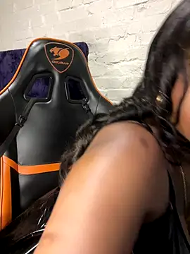 Snapshot of QUEEN_NOBUHLE_777 chatting on October 3, 2025, 5:58 pm QUEEN NOBUHLE 777 online show from October 3, 2025, 5:58 pm