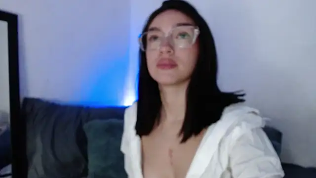 Snapshot of carolinne_Fox_ chatting on September 9, 2025, 12:25 pm carolinne Fox online show from September 9, 2025, 12:25 pm