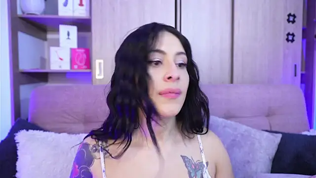 SophiieCumsx online show from April 3, 2026, 3:02 am