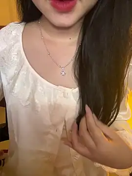Ngoc Quynh 18 online show from September 22, 2025, 3:51 pm