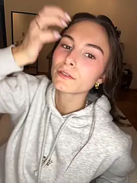 Snapshot of SophiiaStarr chatting on October 18, 2025, 4:31 pm SophiiaStarr online show from October 18, 2025, 4:31 pm