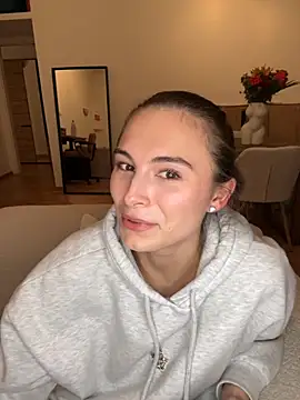 Snapshot of SophiiaStarr chatting on October 29, 2025, 7:35 pm SophiiaStarr online show from October 29, 2025, 7:35 pm