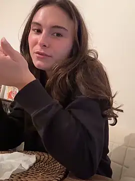 Snapshot of SophiiaStarr chatting on October 19, 2025, 4:32 pm SophiiaStarr online show from October 19, 2025, 4:32 pm