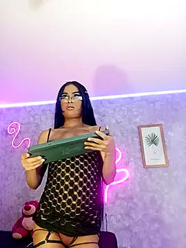 Girl  hot 02 online show from September 11, 2025, 5:40 am