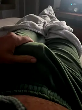 Hiuwee online show from October 12, 2025, 2:02 am