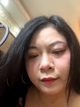 smgirls online show from October 7, 2025, 8:37 am