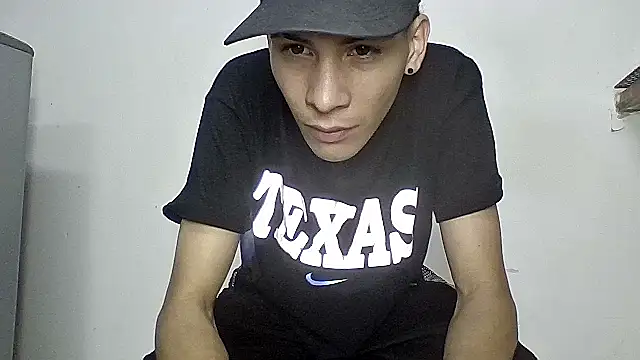 sam hottt online show from September 17, 2025, 8:33 pm