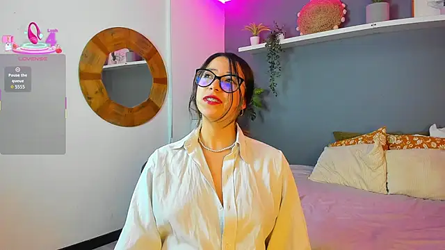 Zoe Xra online show from September 10, 2025, 7:35 pm