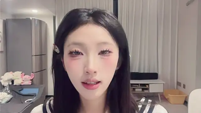 Snapshot of ZhaoZhao-ZM chatting on September 13, 2025, 1:22 pm ZhaoZhao-ZM online show from September 13, 2025, 1:22 pm