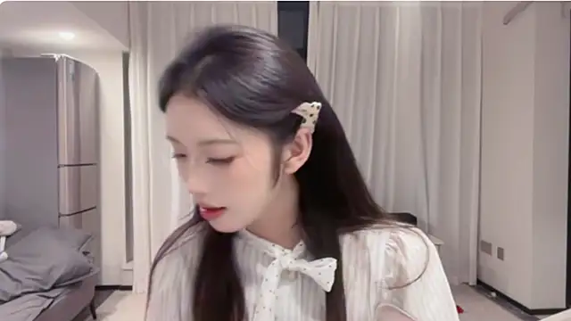 Snapshot of ZhaoZhao-ZM chatting on September 27, 2025, 1:06 pm ZhaoZhao-ZM online show from September 27, 2025, 1:06 pm