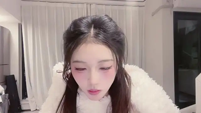 Snapshot of ZhaoZhao-ZM chatting on October 29, 2025, 1:21 pm ZhaoZhao-ZM online show from October 29, 2025, 1:21 pm