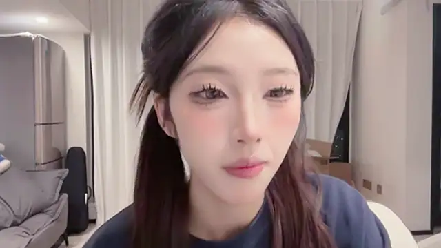 Snapshot of ZhaoZhao-ZM chatting on October 12, 2025, 1:12 pm ZhaoZhao-ZM online show from October 12, 2025, 1:12 pm