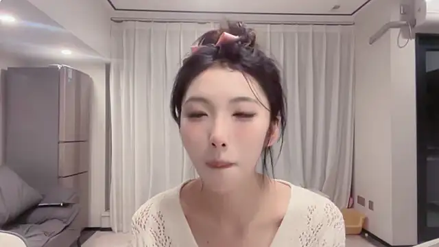 Snapshot of ZhaoZhao-ZM chatting on September 21, 2025, 12:32 pm ZhaoZhao-ZM online show from September 21, 2025, 12:32 pm